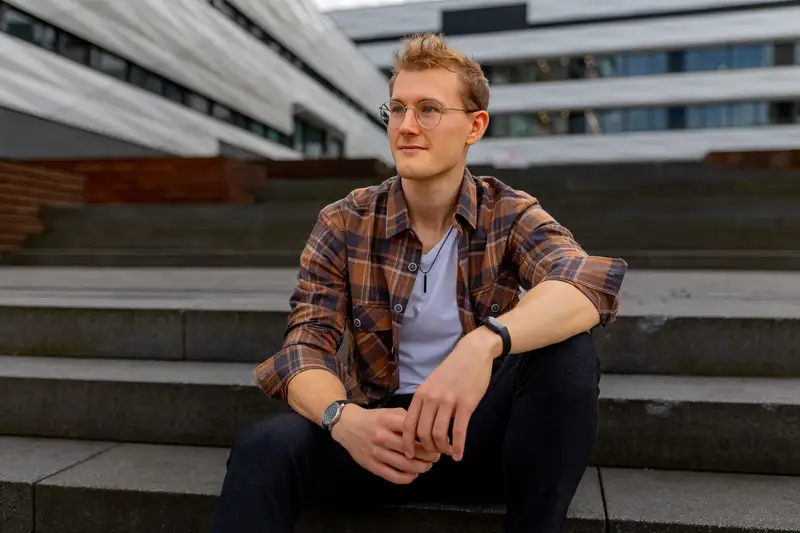 Portrait-Shooting vor moderner Architektur in der Bahnstadt Heidelberg