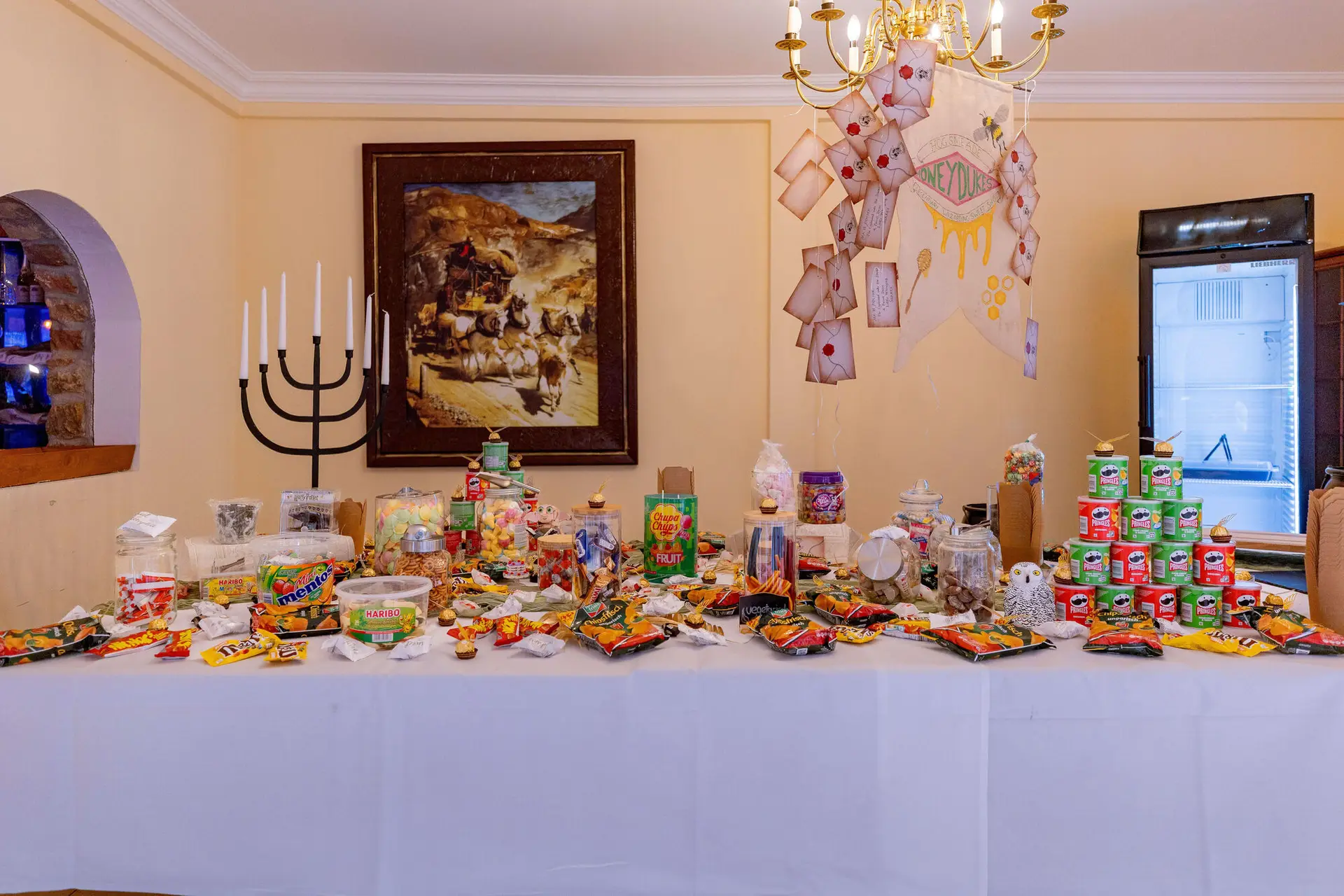 Honeydukes-Candy-Bar mit Süßigkeiten und Snacks