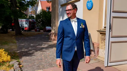 Tipps vom Hochzeitsfotografen: So findest du den perfekten Anzug & das ideale Kleid für deine Hochzeit