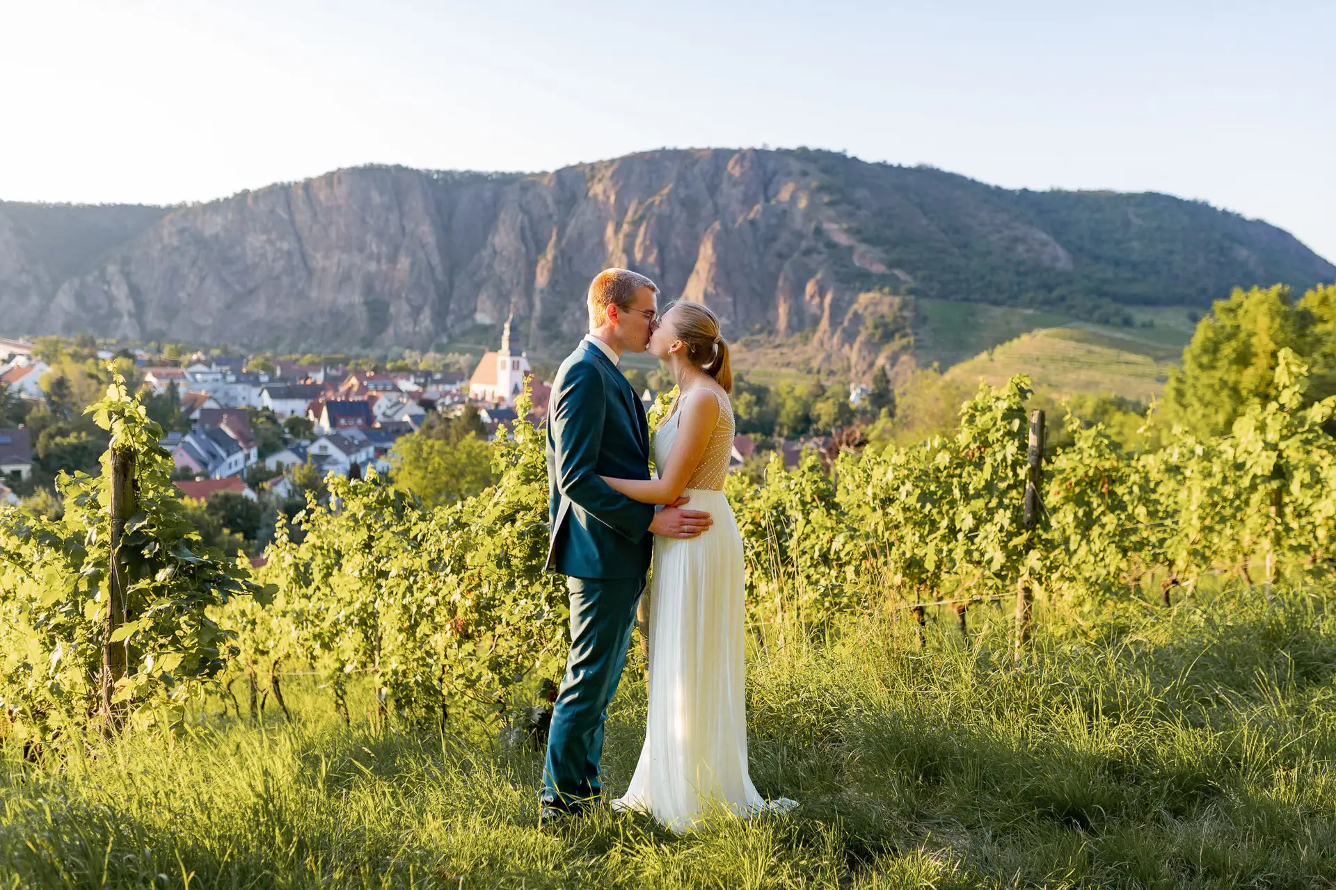 Kirchliche Trauung in Bad Münster am Stein & Brautpaarshooting Burg Ebernburg – Jana & Julian