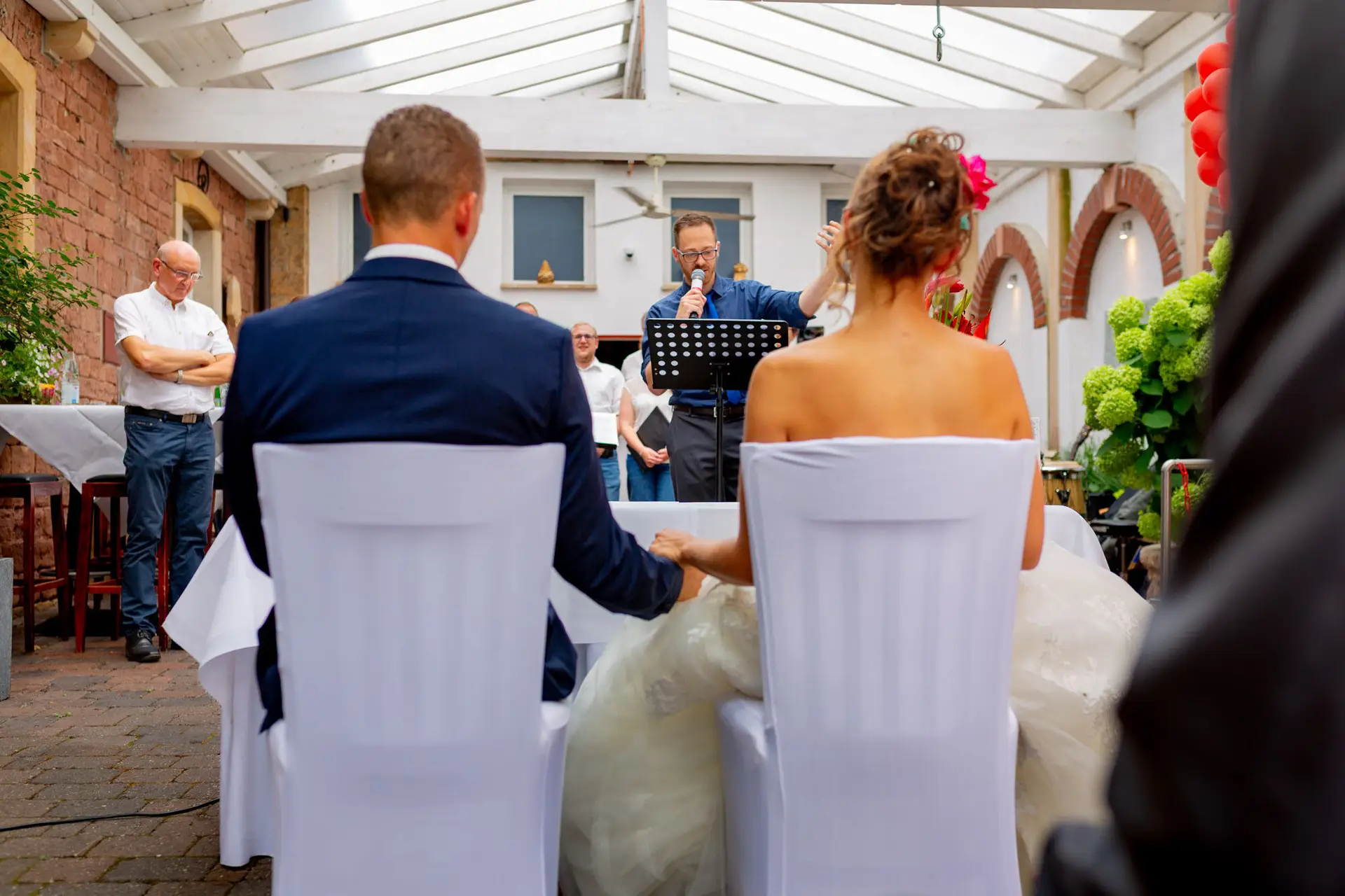 Jennifer und Gregor beim Hochzeitsessen in der Rebe Deidesheim