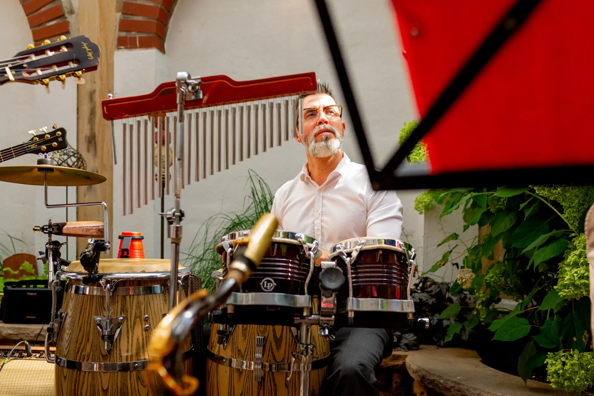 Musiker der karibischen Band spielt bei der Hochzeit Jennifer & Gregor in der Rebe Deidesheim