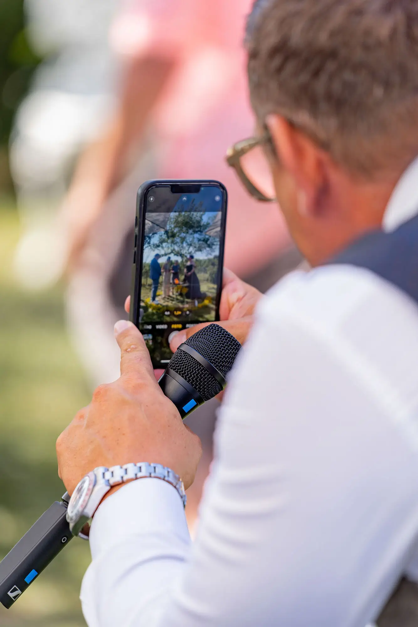 Historische Außenansicht Kellers Keller Ruppertsberg mit romantischer Fassade und Blumenschmuck