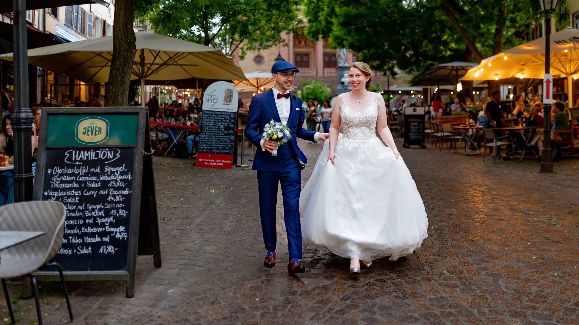 Hochzeitsfotograf in Weinheim: Paar in der Ulner Kapelle.