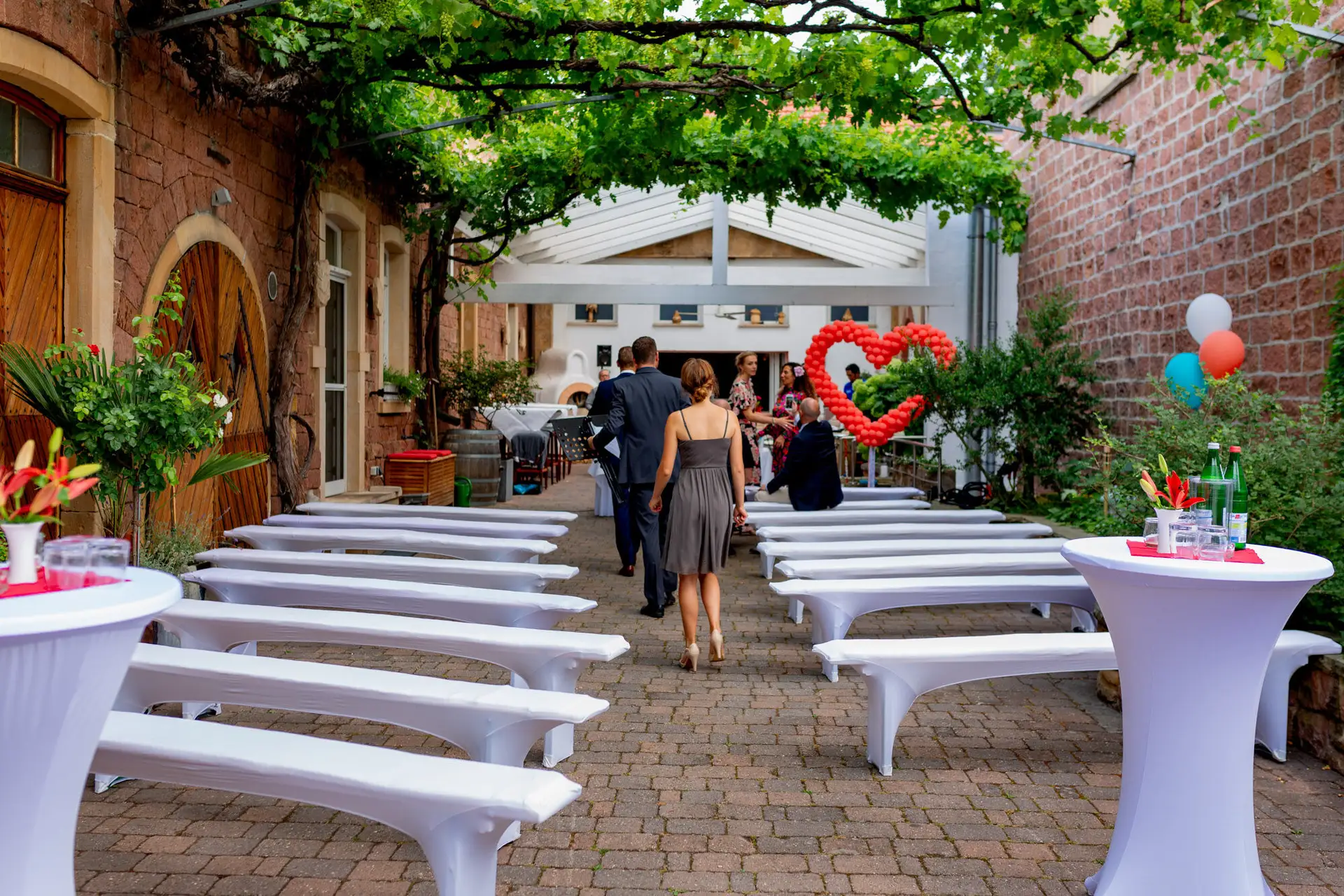 Jennifer Gregor Empfangsbereich Rebe Deidesheim Outdoor.DzR9hcTG Hochzeitslocation Rebe Deidesheim