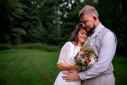 20230811 20 47 06 Hochzeit Elztal Hochzeitsfotograf Heiraten Heidelberg Landgasthof Heidersbacher Muehle 4K8A8171.BIxza2bk Hochzeitsbild